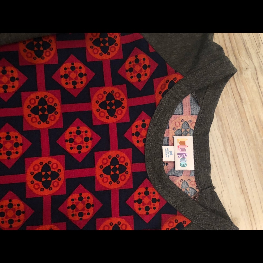 Lularoe Randy Tee - Picture 2 of 3
